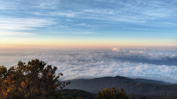 3 Gunung di Jawa Barat untuk Rayakan HUT RI 2026, Bisa Upacara di Puncak