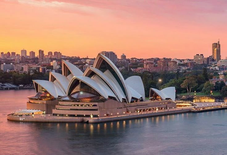 4 Negara Dekat Indonesia yang Sering Jadi Pilihan Liburan Orang “Have”, Ada Australia hingga Thailand